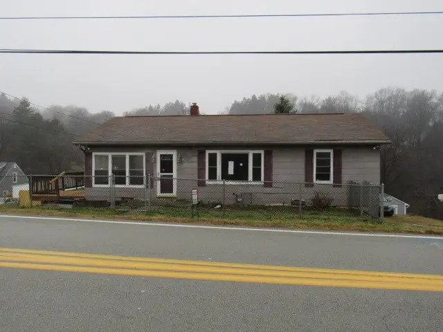 563 Agnew Road, Hempfield, PA 15601 - Image #1