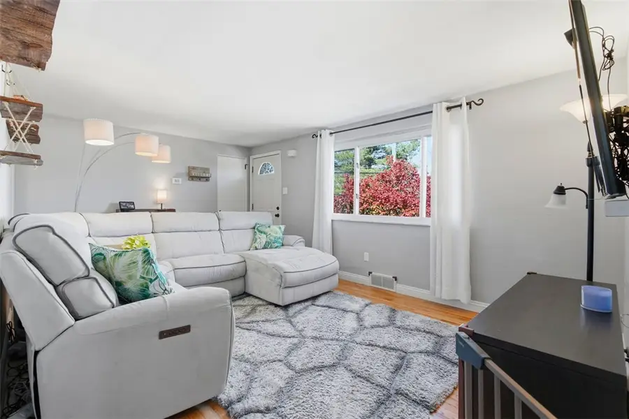 1495 Washington Ave, South Park, PA 15129 - Image #2