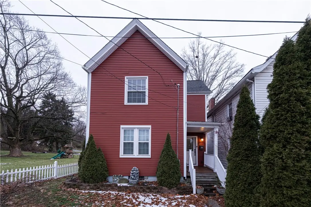 306 Chicago Ave, Elizabeth, PA 15037 - Image #1