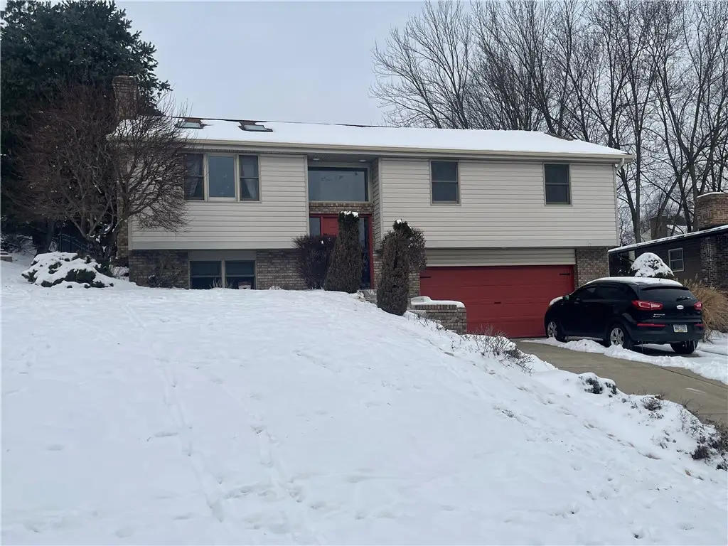 427 Deer Park Dr, Jefferson Hills, PA 15025 - Image #1