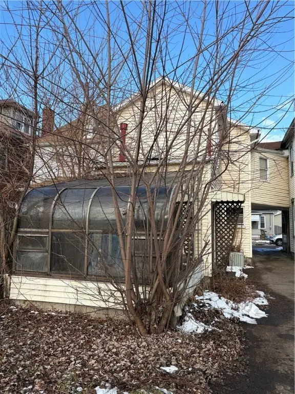 522 E 3rd Ave, Tarentum, PA 15084 - Image #2