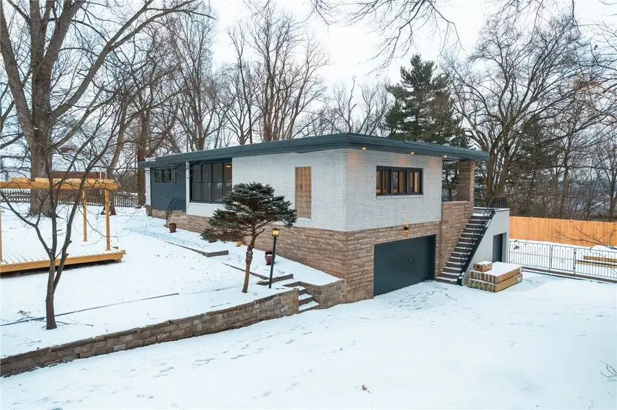 203 N Grandview Dr, Fox Chapel, PA 15215 - Image #2