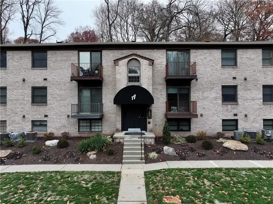 300 Gilkeson Road #12A, Mount Lebanon Township, PA 15228 - Image #2