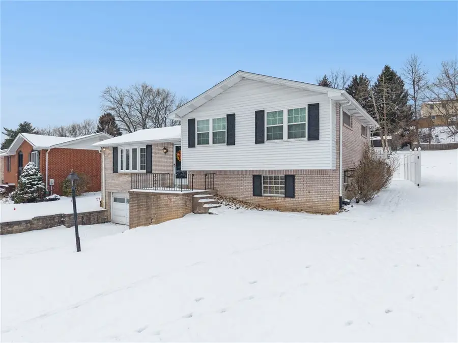 1718 Diane Merle, North Huntingdon, PA 15642 - Image #2