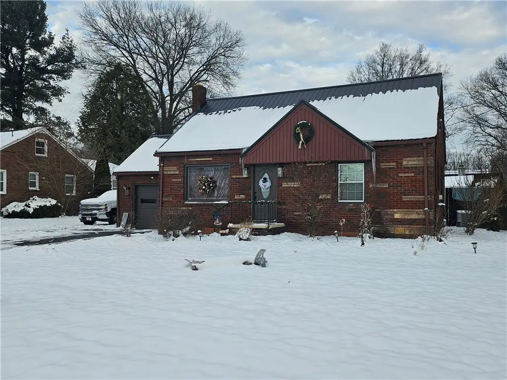 102 W Elizabeth, New Castle Northwest, PA 16105 - Image #1