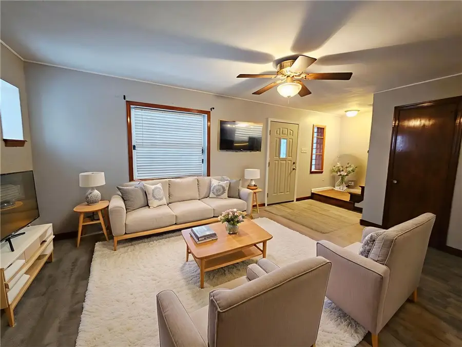 409 Mendelssohn Ave, Clairton, PA 15025 - Image #2