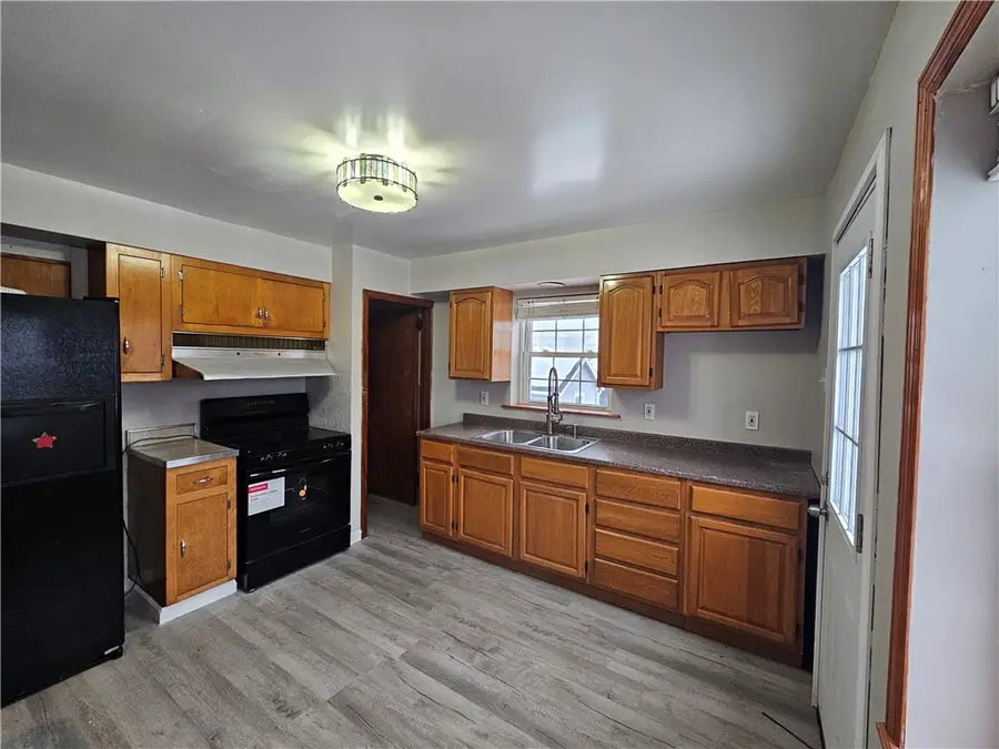 409 Mendelssohn Ave, Clairton, PA 15025 - Image #3