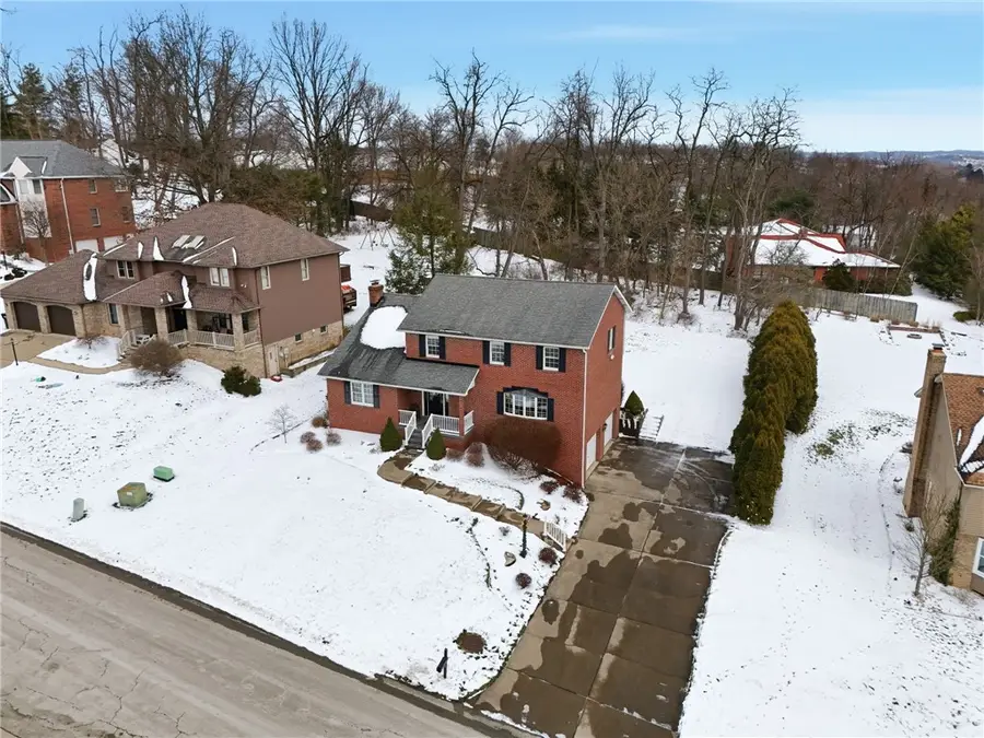 571 Cedar Glenn Dr, North Huntingdon, PA 15642 - Image #2