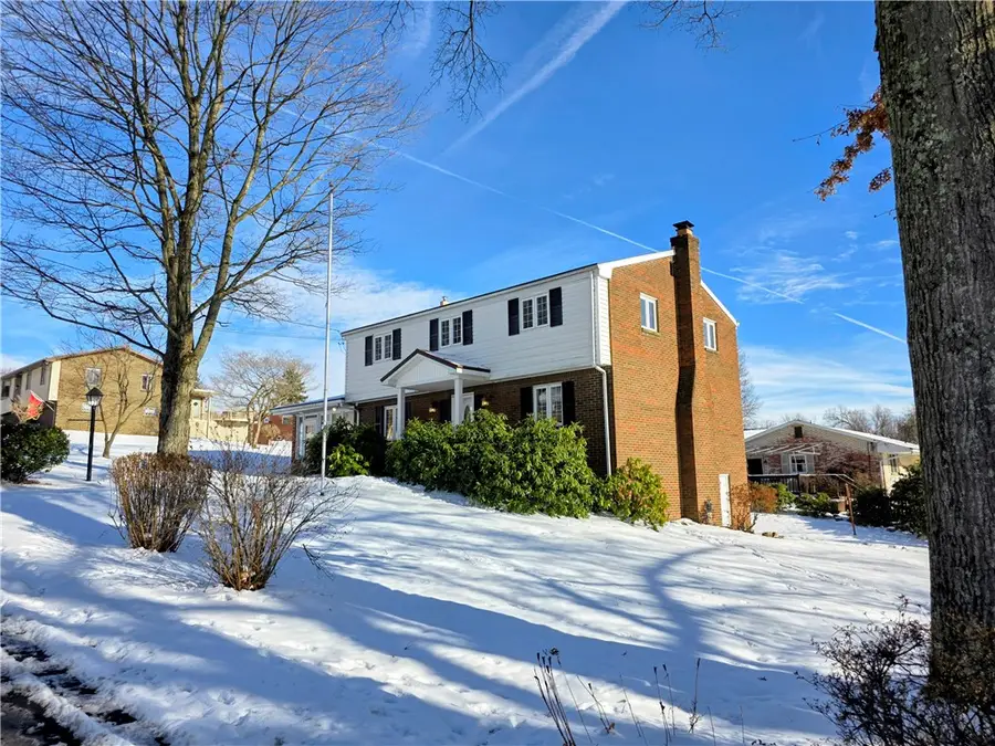 11 Franconia Dr, Hempfield, PA 15601 - Image #2