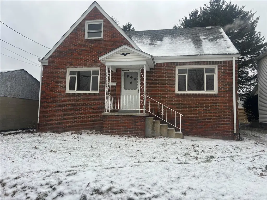 1020 Poe St, Vandergrift, PA 15690 - Image #1