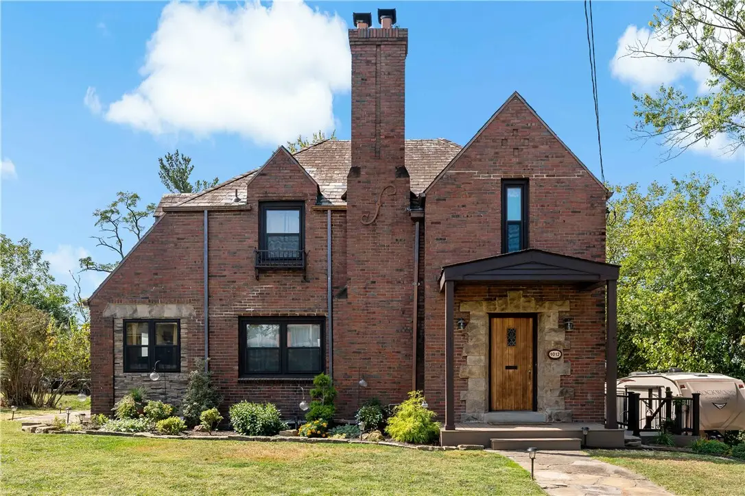 1012 Forsythe Rd, Carnegie, PA 15106 - Image #1