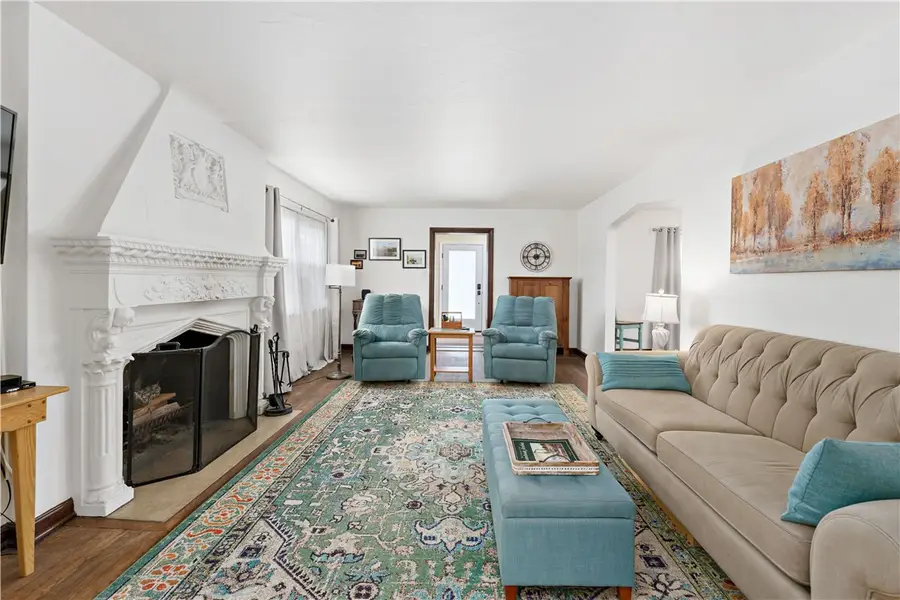 1012 Forsythe Rd, Carnegie, PA 15106 - Image #2