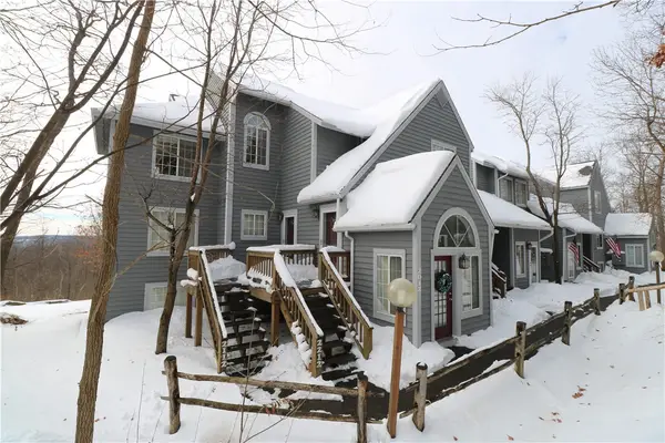 2212 South Ridge Terrace, Hidden Valley, PA 15502