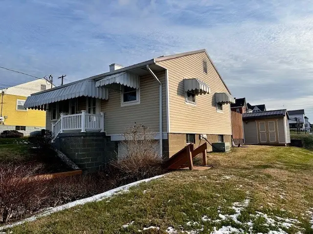 330 S Morris St, Waynesburg, PA 15370 - Image #2