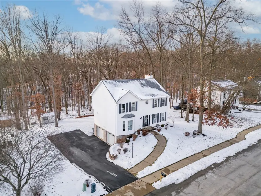 186 Bayberry Ln, Cranberry Township, PA 16066 - Image #2
