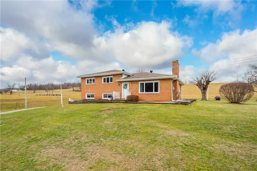 36 Swihart Rd, Cecil, PA 15317 - Image #2