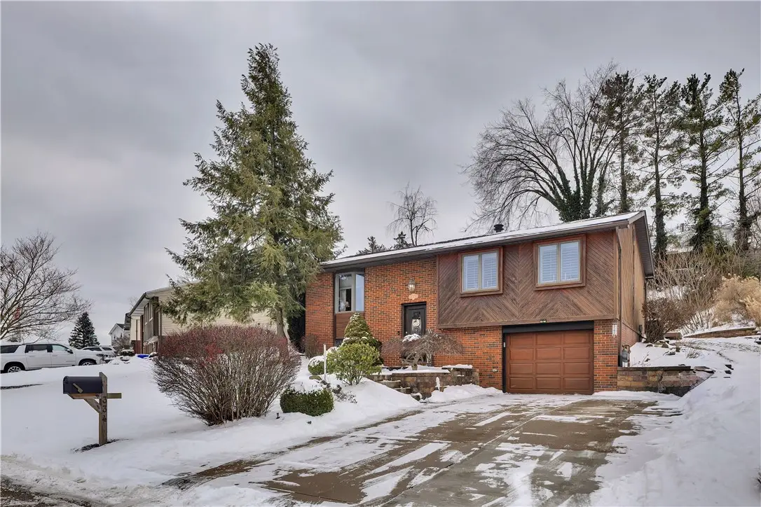 334 Florida Dr, Oakdale, PA 15071 - Image #1