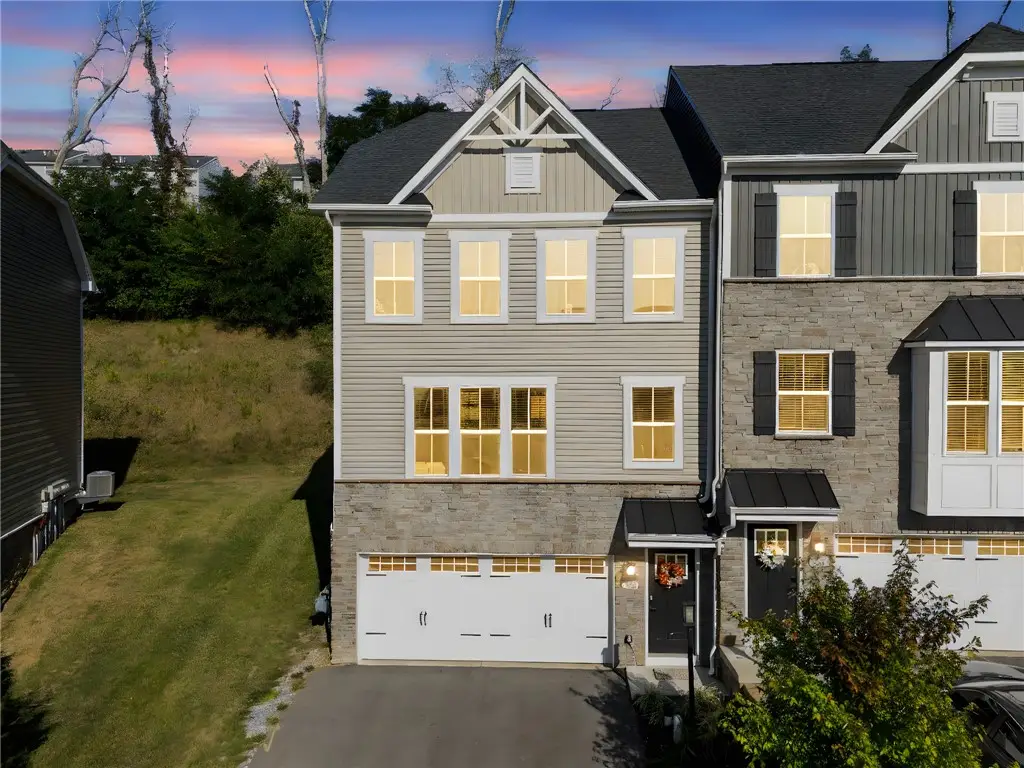 452 Greenwood Dr, North Strabane Township, PA 15317 - Image #1