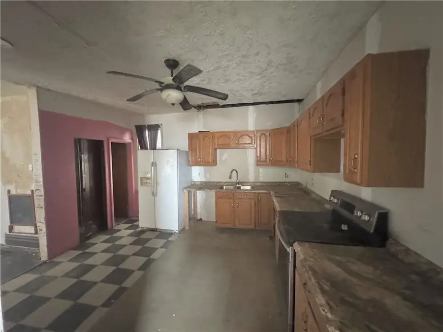 166 Grant Ave, Vandergrift, PA 15690 - Image #2