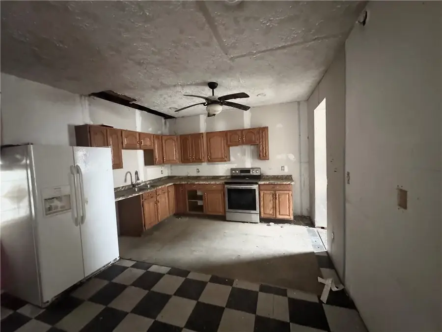 166 Grant Ave, Vandergrift, PA 15690 - Image #3