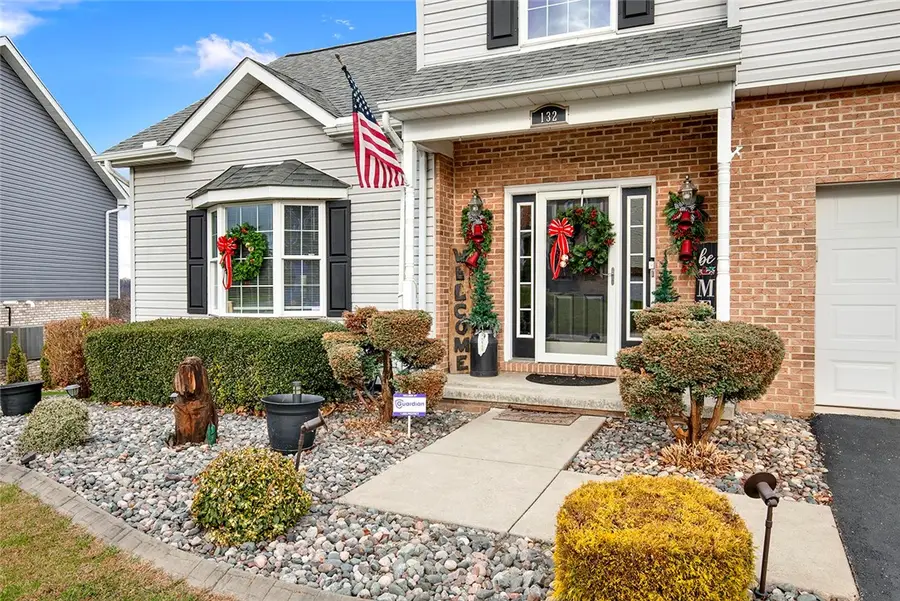 132 Edgewood Dr, New Stanton, PA 15672 - Image #2