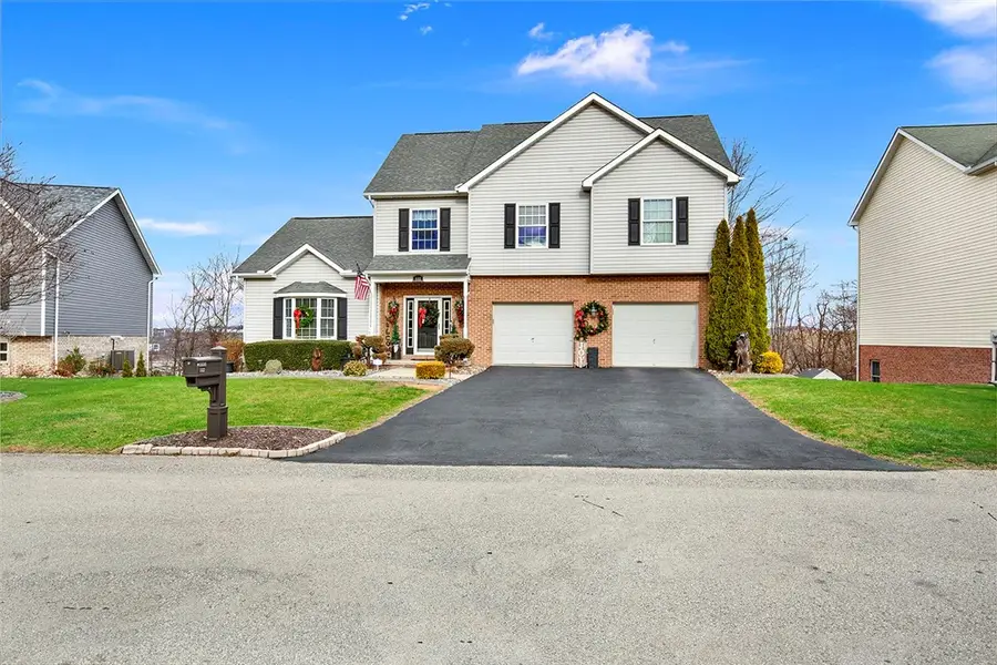 132 Edgewood Dr, New Stanton, PA 15672 - Image #3