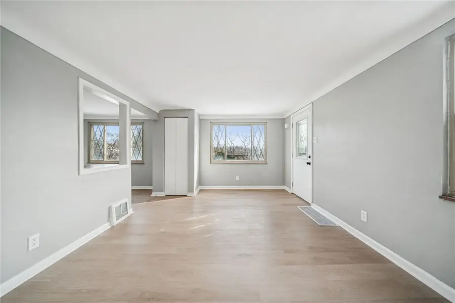 417 Longview Dr, Monroeville, PA 15146 - Image #3