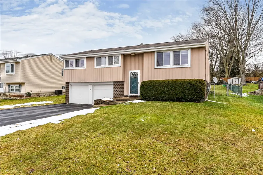 23 Seneca Drive, Hempfield, PA 15601 - Image #2