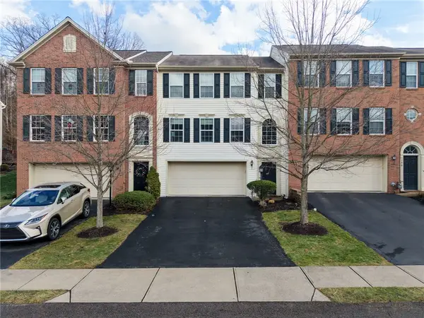 144 Broadstone Dr, Adams Twp, PA 16046