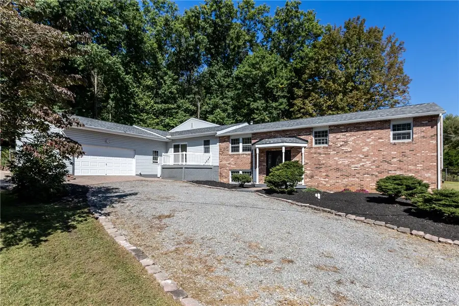 138 Nursery Ln, Jefferson, PA 16002 - Image #3