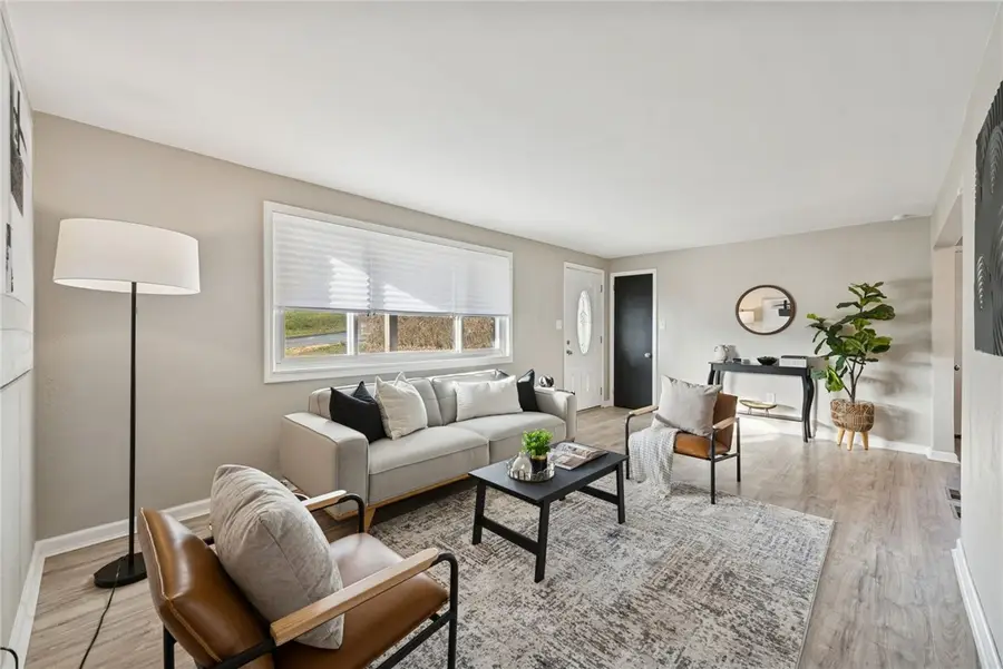 5543 Clarene Dr, Bethel Park, PA 15102 - Image #3