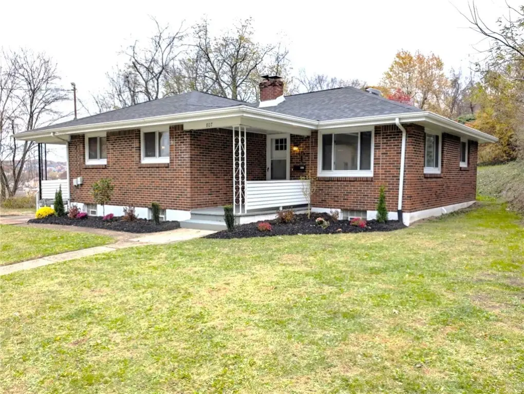 807 Western Ave, Jeannette, PA 15644 - Image #1