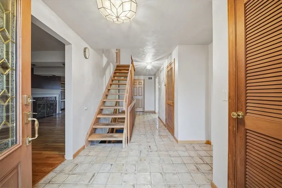 221 Summit Dr, Harrison, PA 15065 - Image #2