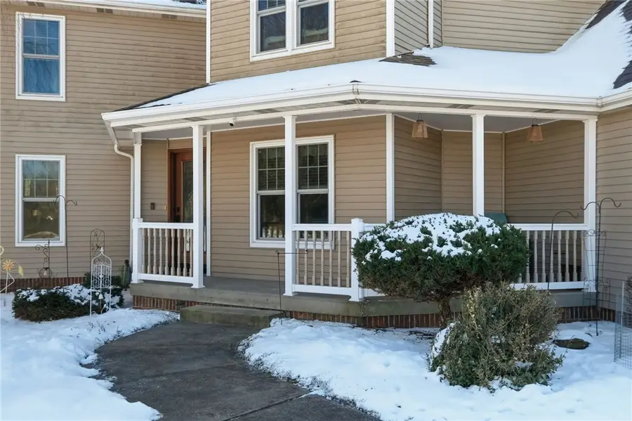 27 Deerfield Dr, Penn Township, PA 15636 - Image #3