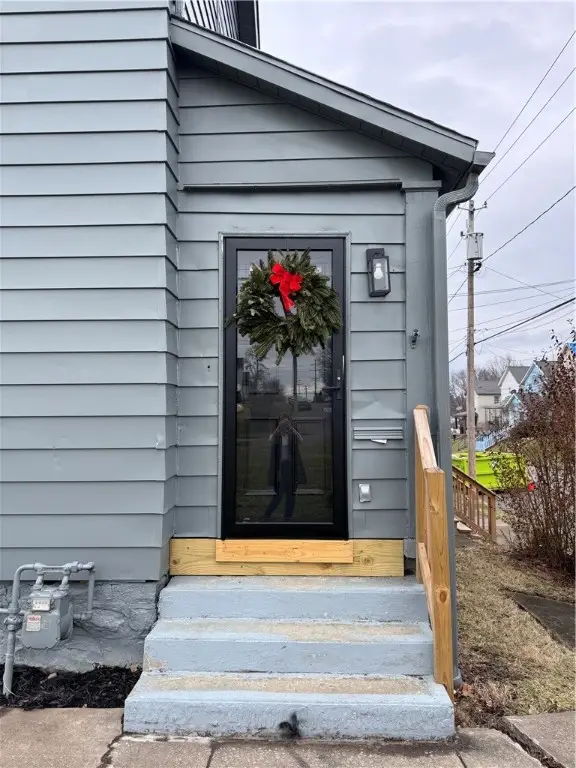 504 Emerson Ave, Farrell, PA 16121 - Image #3