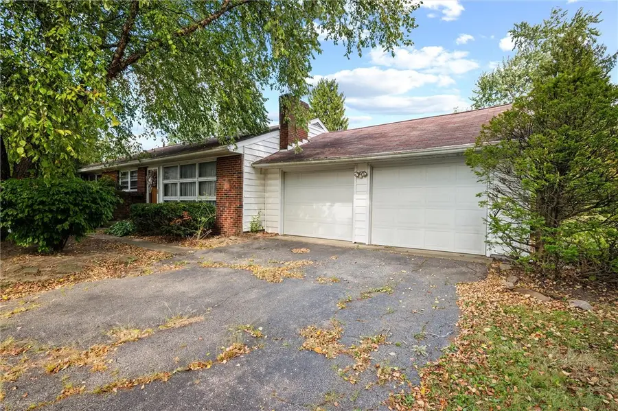 39 S Buhl Farm Dr, Hermitage, PA 16148 - Image #2