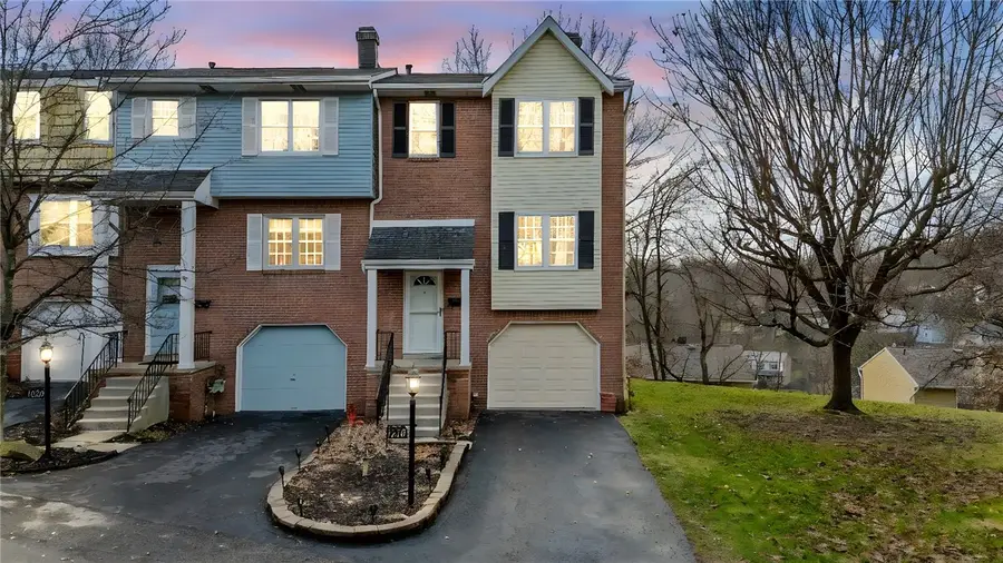 1618 Calico Ct, Bethel Park, PA 15102 - Image #2