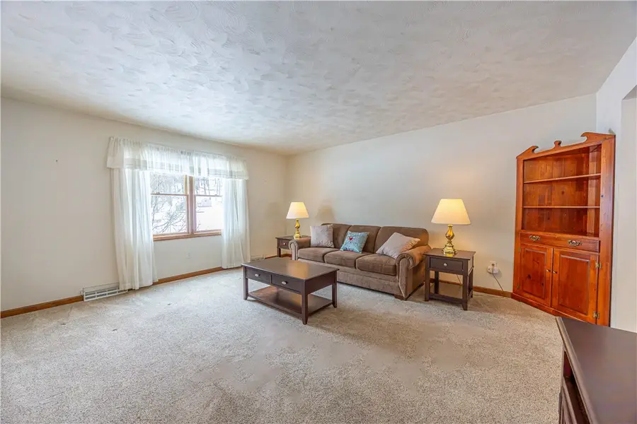 536 Lori Dr, Allegheny, PA 15656 - Image #3