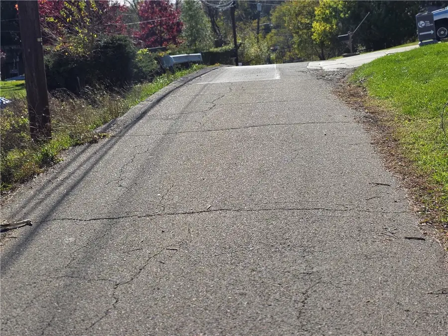 159 Roseberry Ln, Dormont, PA 15216 - Image #3