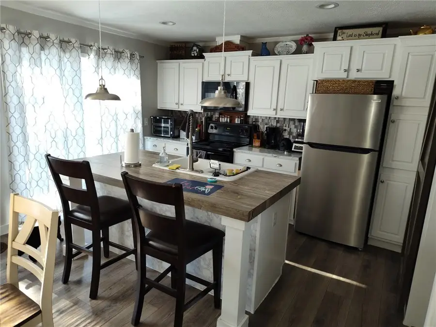 163 Mancini Dr, Somerset Township, PA 15501 - Image #2