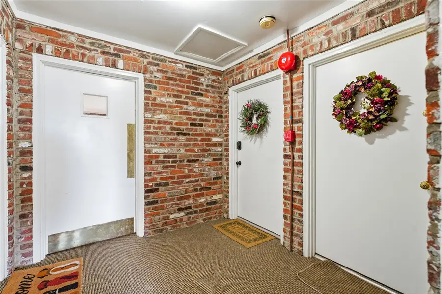 1110 Chatham Park Dr #E, Scott Township, PA 15216 - Image #3