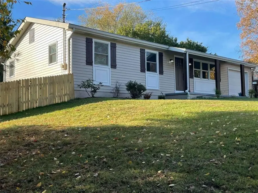 313 Linwood Dr, Evans City, PA 16033 - Image #2