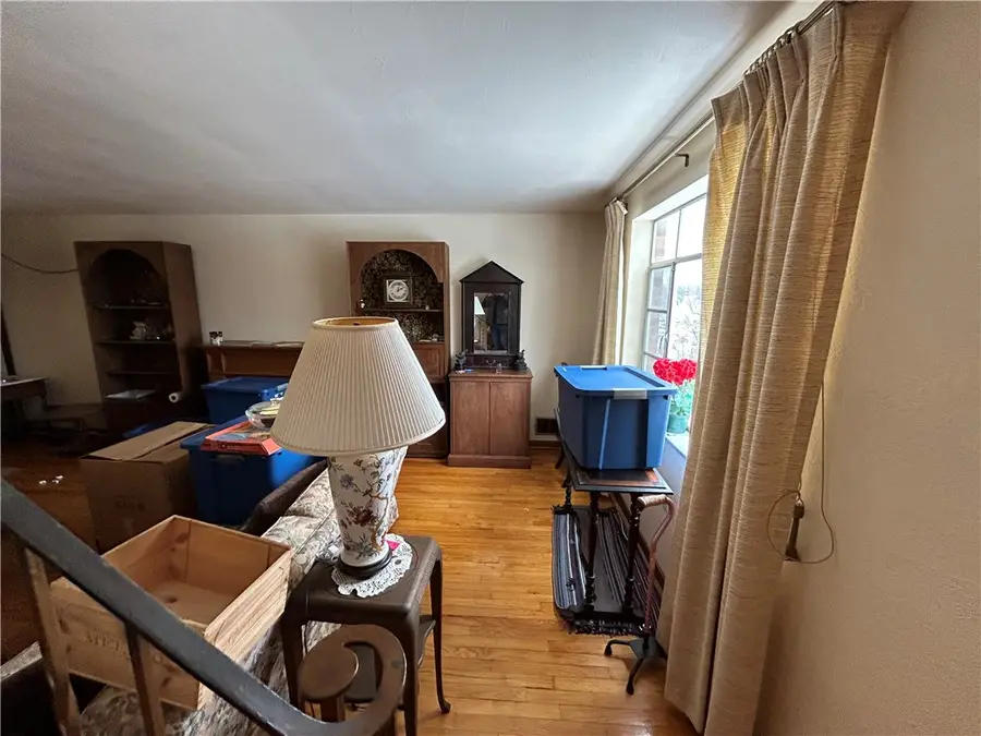 3931 Frederick St, Castle Shannon, PA 15234 - Image #2