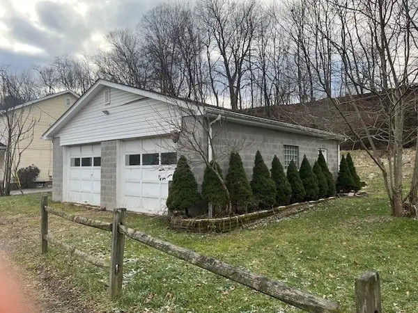 110 Elks Place, Rostraver, PA 15012