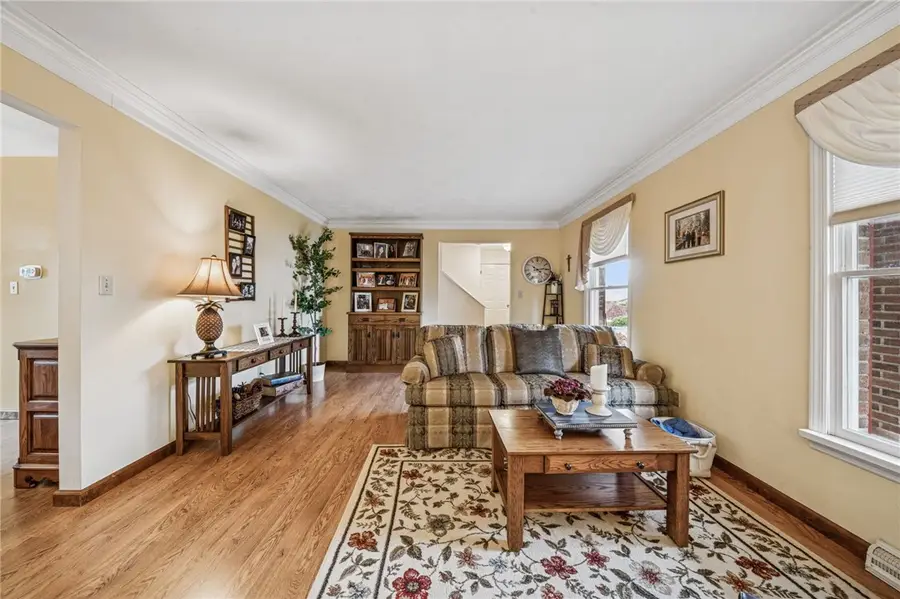 4 Dartmouth Dr, Hempfield, PA 15601 - Image #3