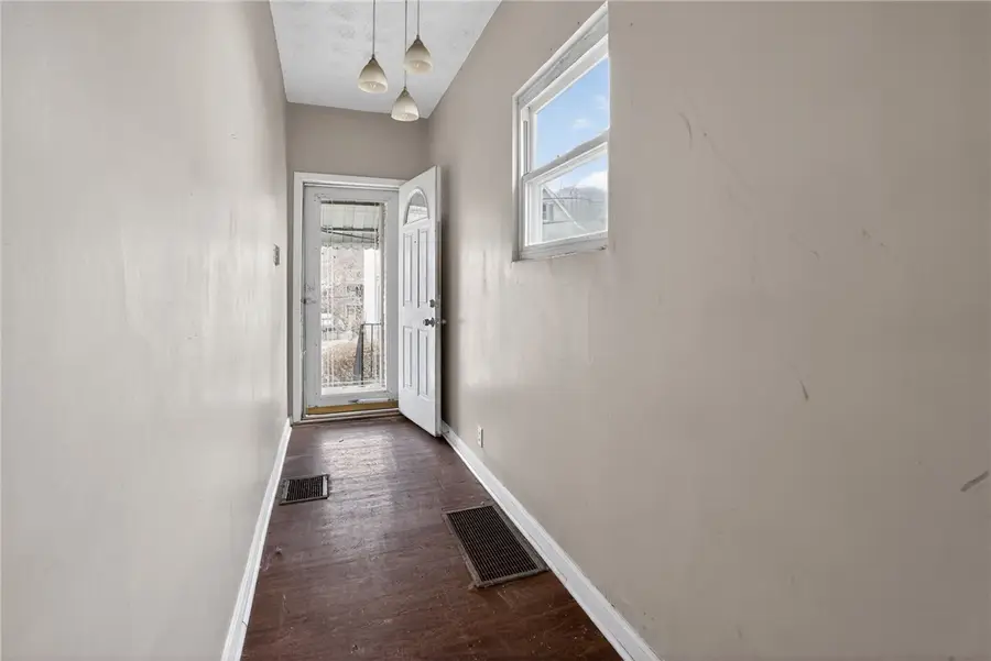 1212 Woodward Ave, Stowe, PA 15136 - #3
