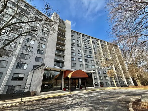 1160 Bower Hill Rd #302c, Mt Lebanon, PA 15243