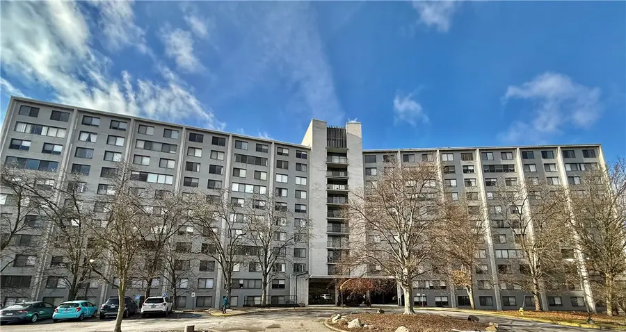 1160 Bower Hill Rd #302c, Mount Lebanon Township, PA 15243 - Image #2