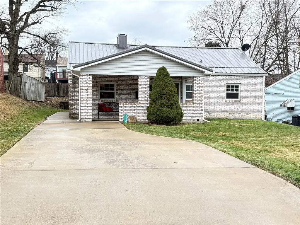 210 Carson St, Springdale Township, PA 15144 - Image #1