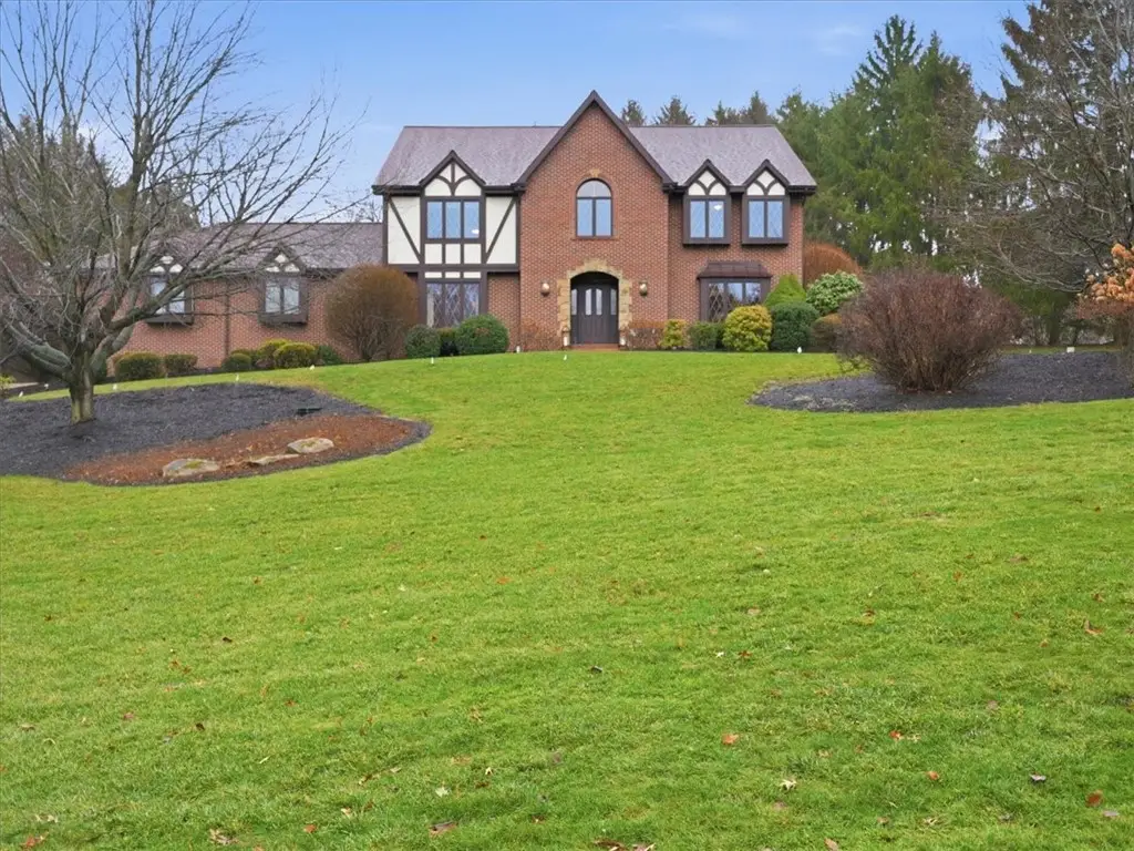 1500 Fox Chase Dr, Franklin Park, PA 15143 - Image #1